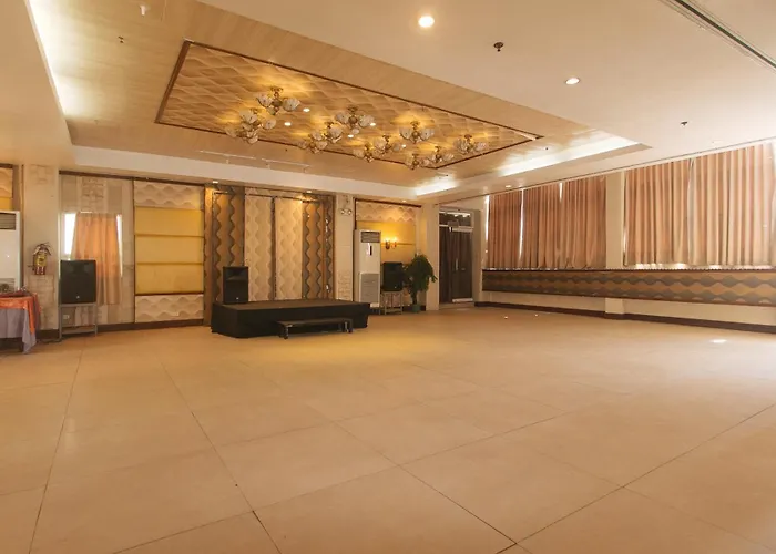 Hotel Reddoorz At New Era Budget Near Ucmed And Chong Hua Hospital Mandaue Former Reddoorz New Era Budget Mandaue 3*